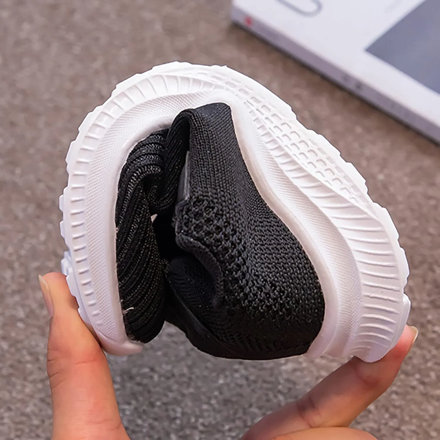 Kids Running Shoes Lightweight Breathable Elastic Adjustable Strap Soft Sole Anti Slip Tennis Shoes for Toddler